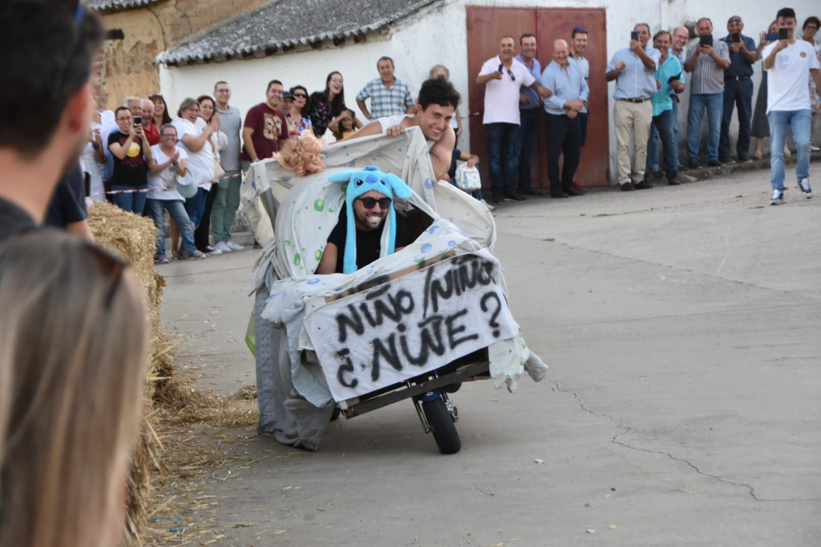 Jenni, Rubiales y un váter, en los &#039;Autos locos&#039; de Aldehuela