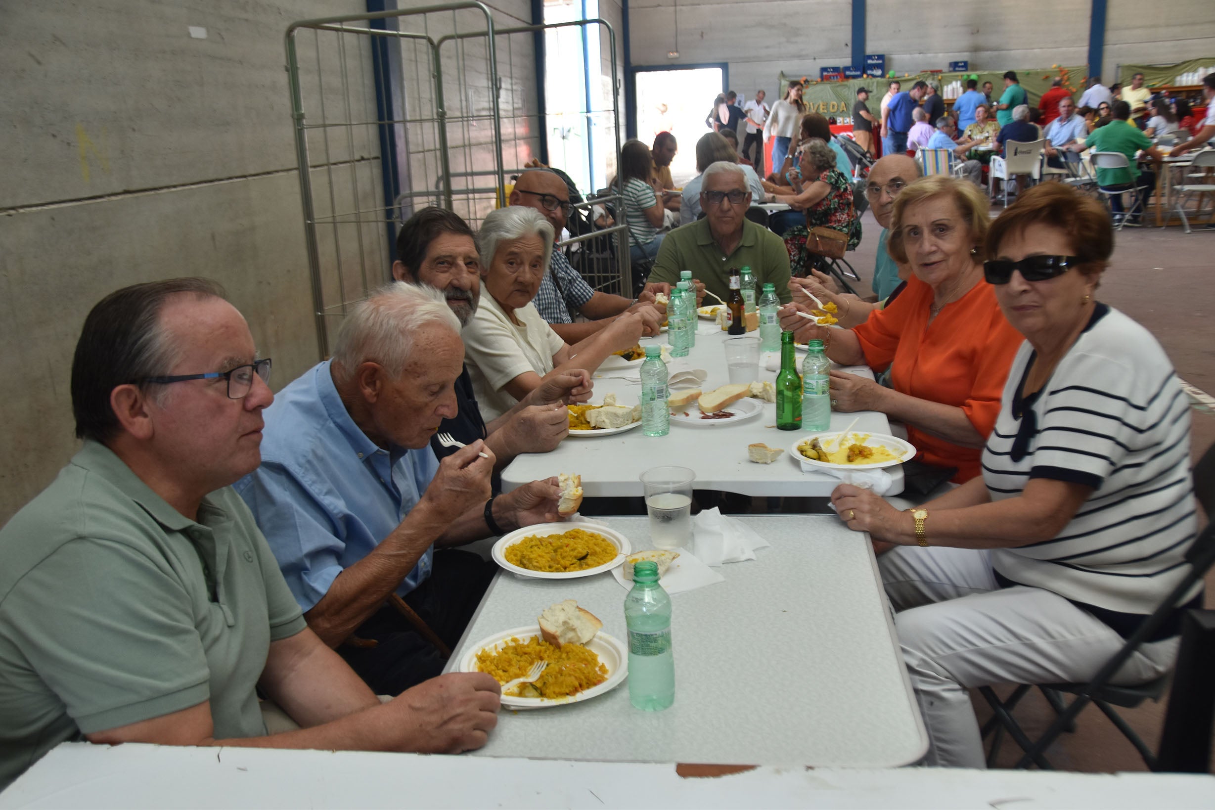 Aldehuela de la Bóveda despide sus fiestas con la tradicional paella en el pabellón