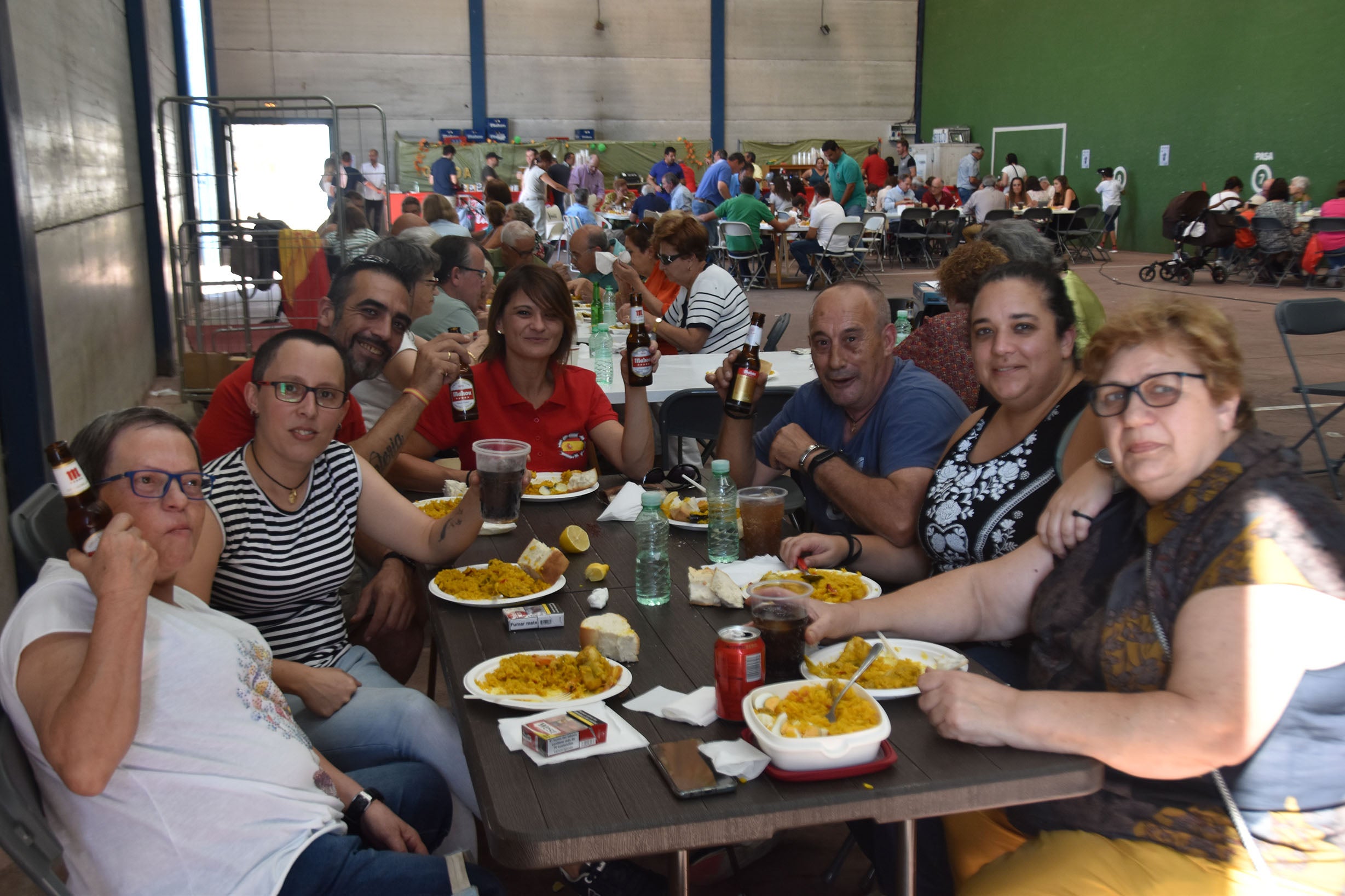 Aldehuela de la Bóveda despide sus fiestas con la tradicional paella en el pabellón