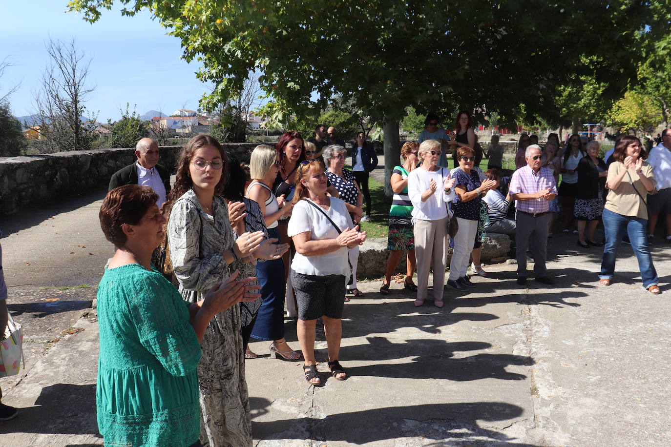 Alegre despedida de la Virgen de Valparaíso en Santibáñez de Béjar