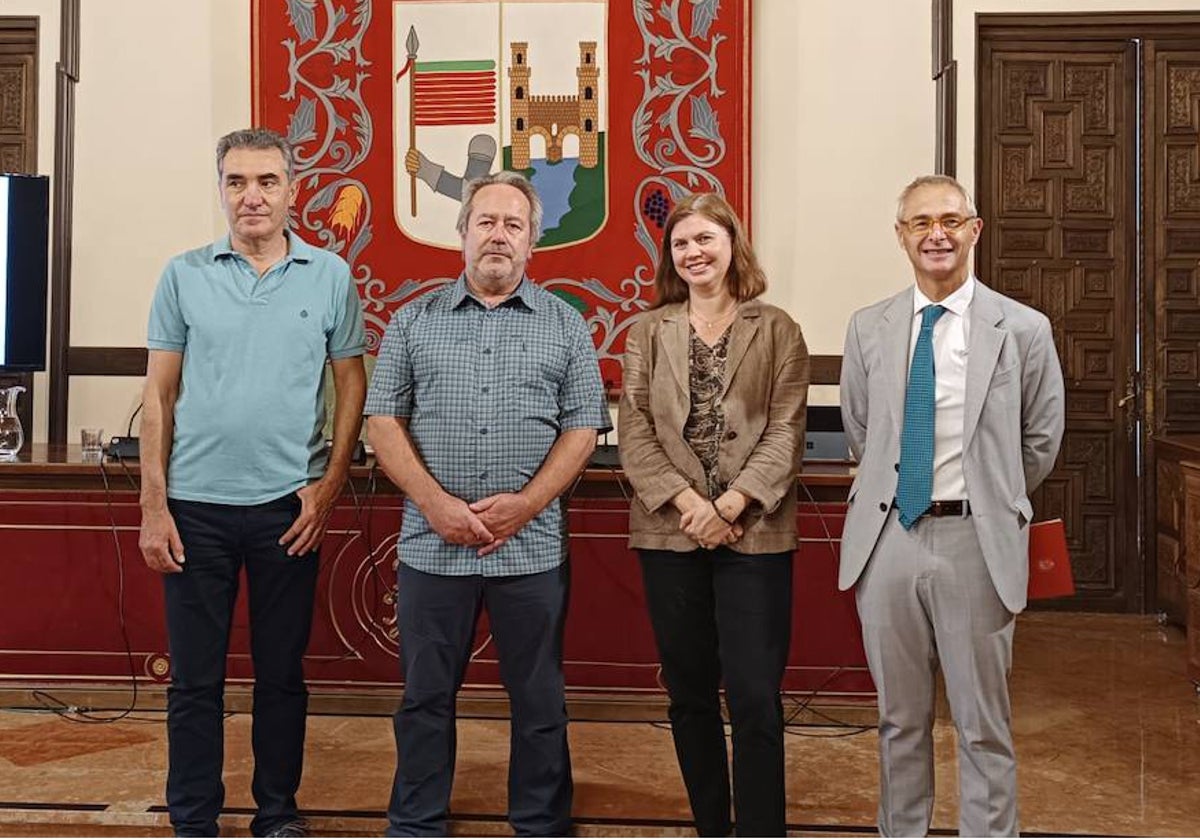 El rector de la Universidad de Salamanca, Ricardo Rivero, en la presentación del proyecto.