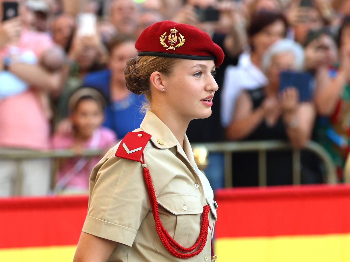 Las mejores imágenes de la Princesa Leonor en la ofrenda floral a la Virgen del Pilar