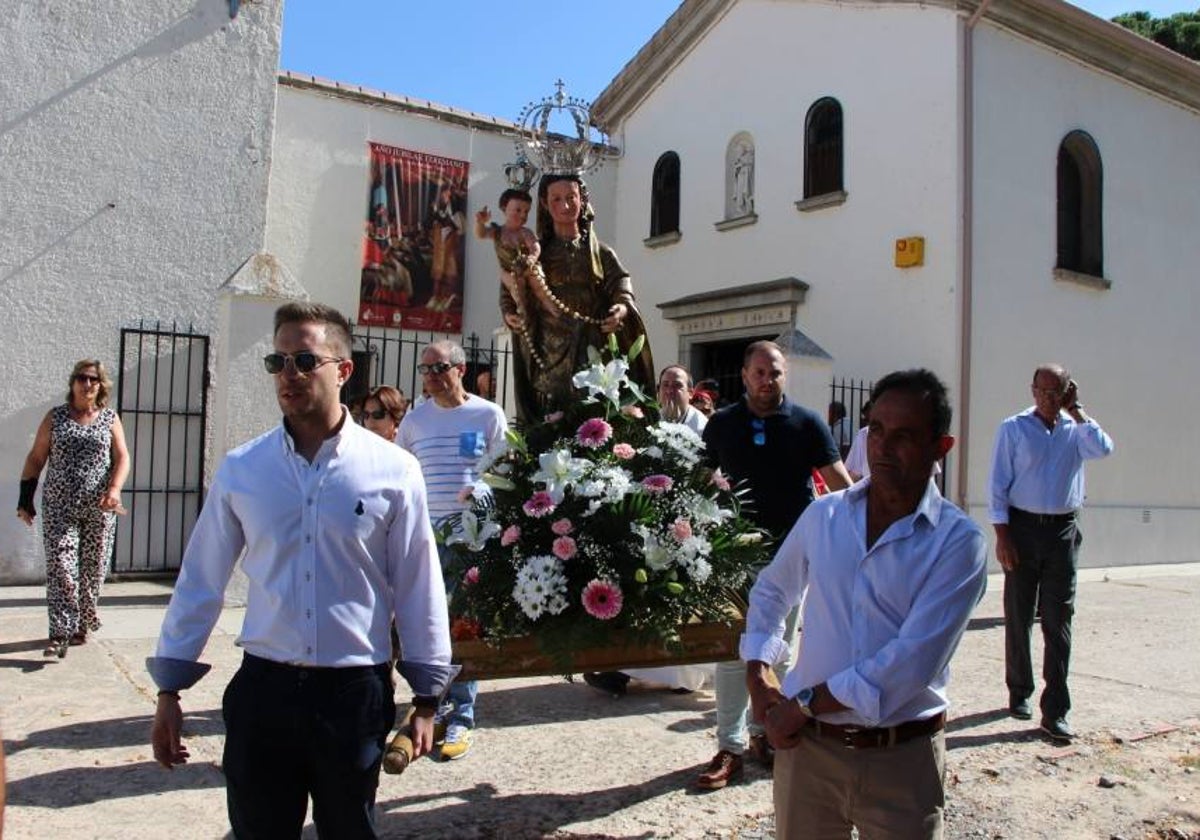 Mancera lleva a su Virgen hasta la Puerta Santa