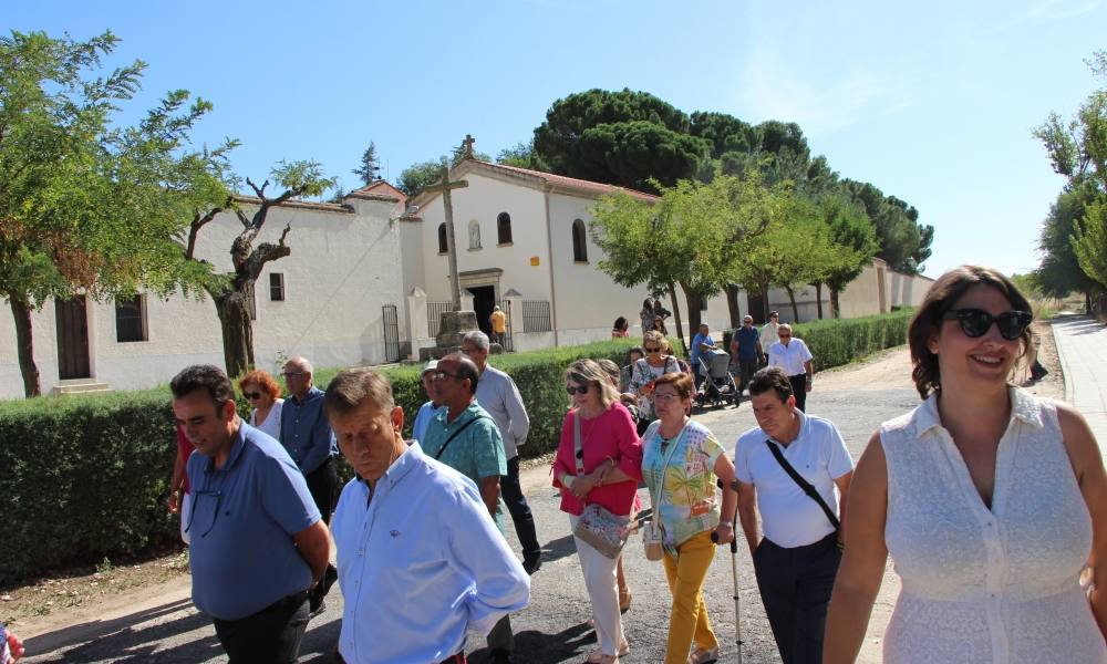 Mancera lleva a su Virgen hasta la Puerta Santa