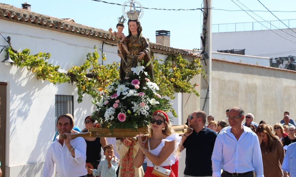 Mancera lleva a su Virgen hasta la Puerta Santa