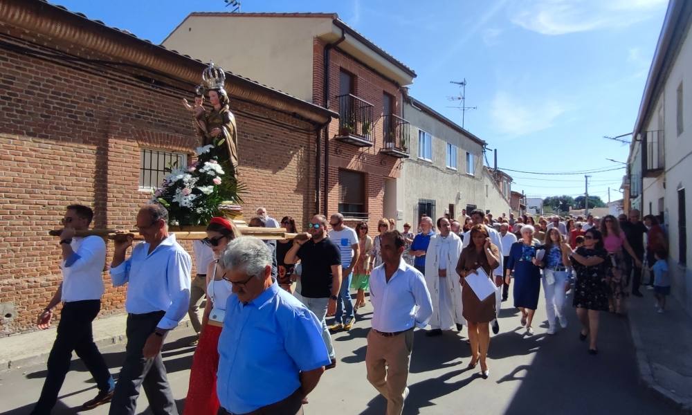 Mancera lleva a su Virgen hasta la Puerta Santa