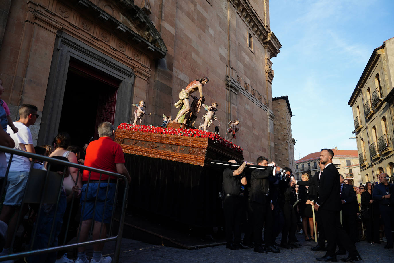 Las imágenes más emotivas de la procesión de Jesús Flagelado en su 75º aniversario