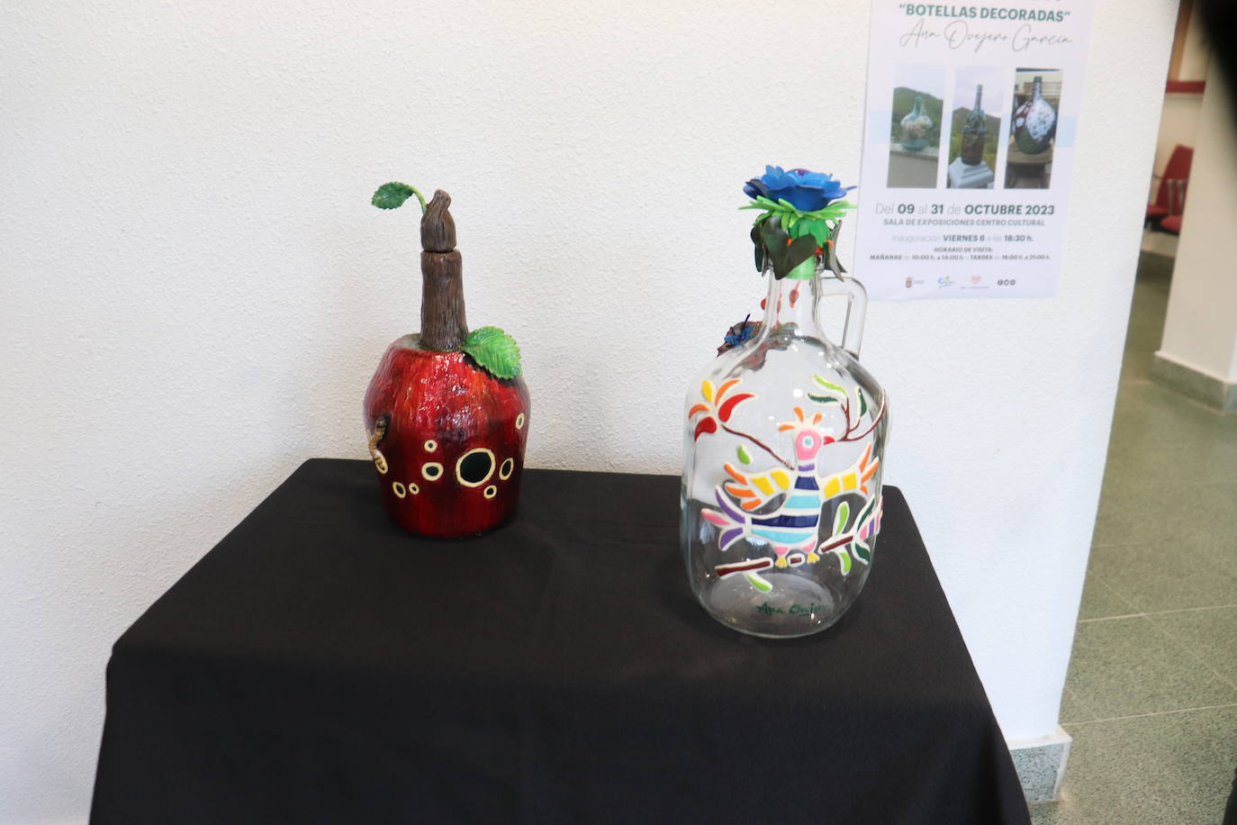 Botellas decoradas, la muestra que visitar en Guijuelo