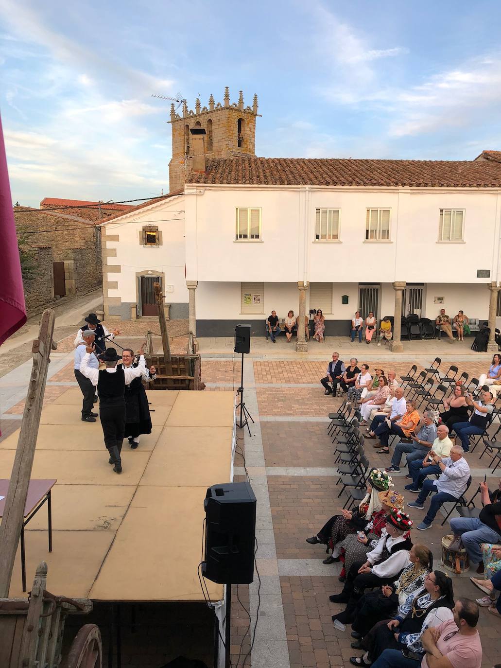 Gaitas y tamboriles en honor a Andrés Calles en Guadramiro