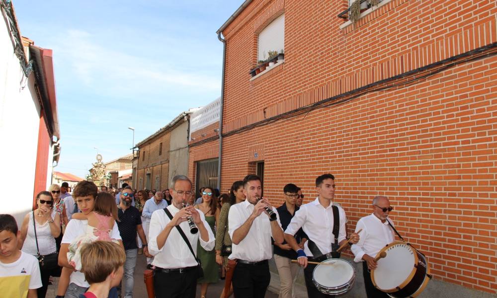 Bailes para la Virgen del Rosario en Rágama