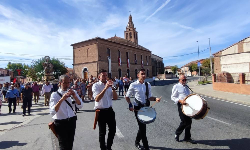 Bailes para la Virgen del Rosario en Rágama