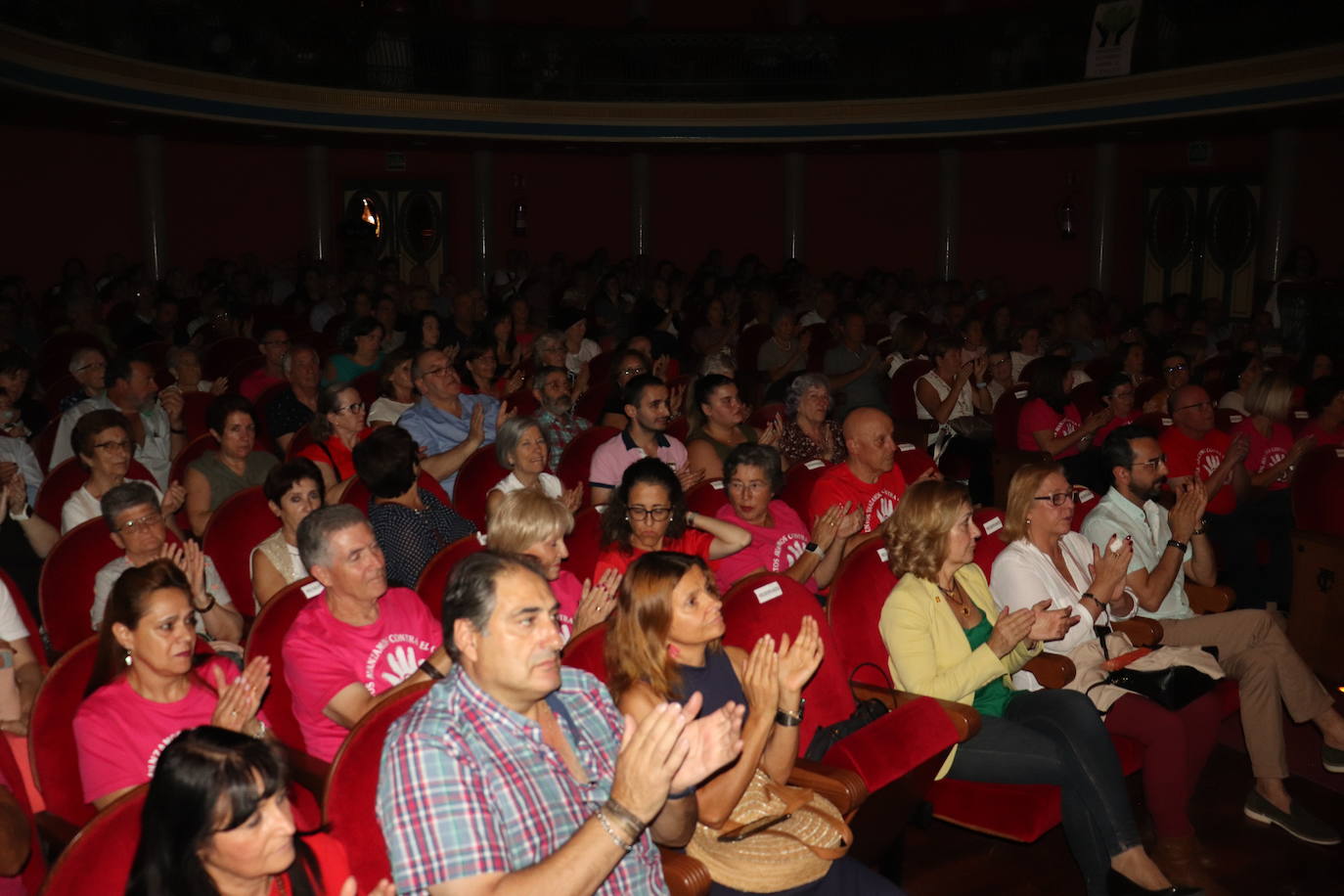 Los bejaranos se suman a la presentación de la Asociación Bejarana contra el cáncer