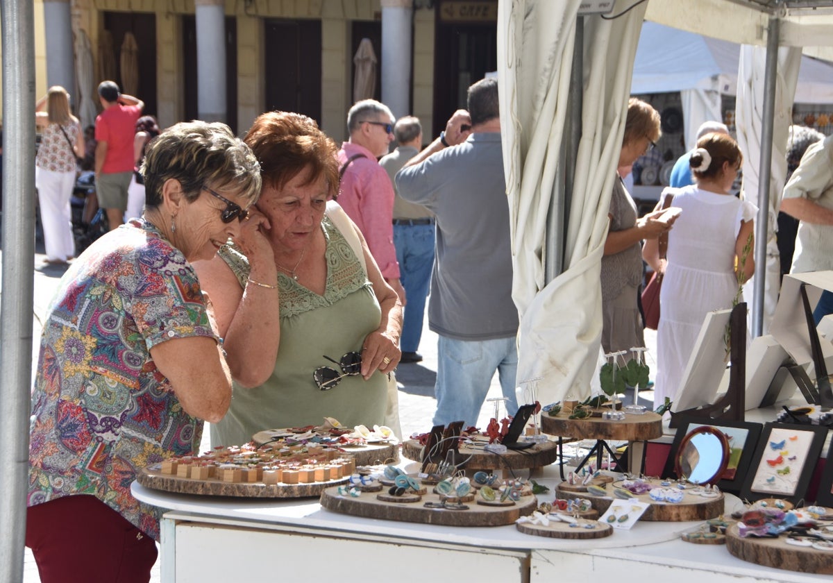 Gran ambiente en la III Feria del Barro de Alba de Tormes.