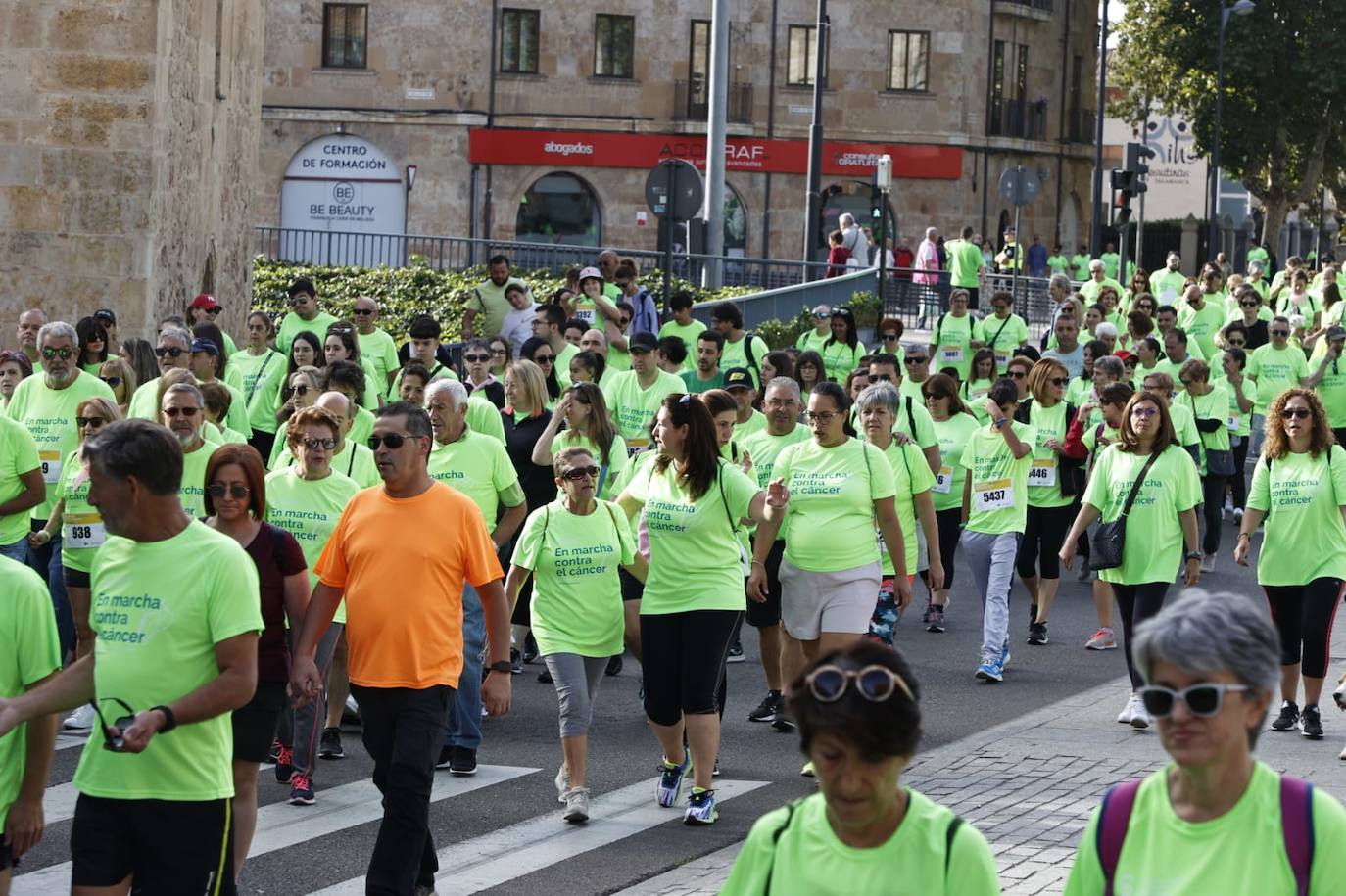 15.000 personas tiñen Salamanca de verde esperanza en la lucha contra el cáncer