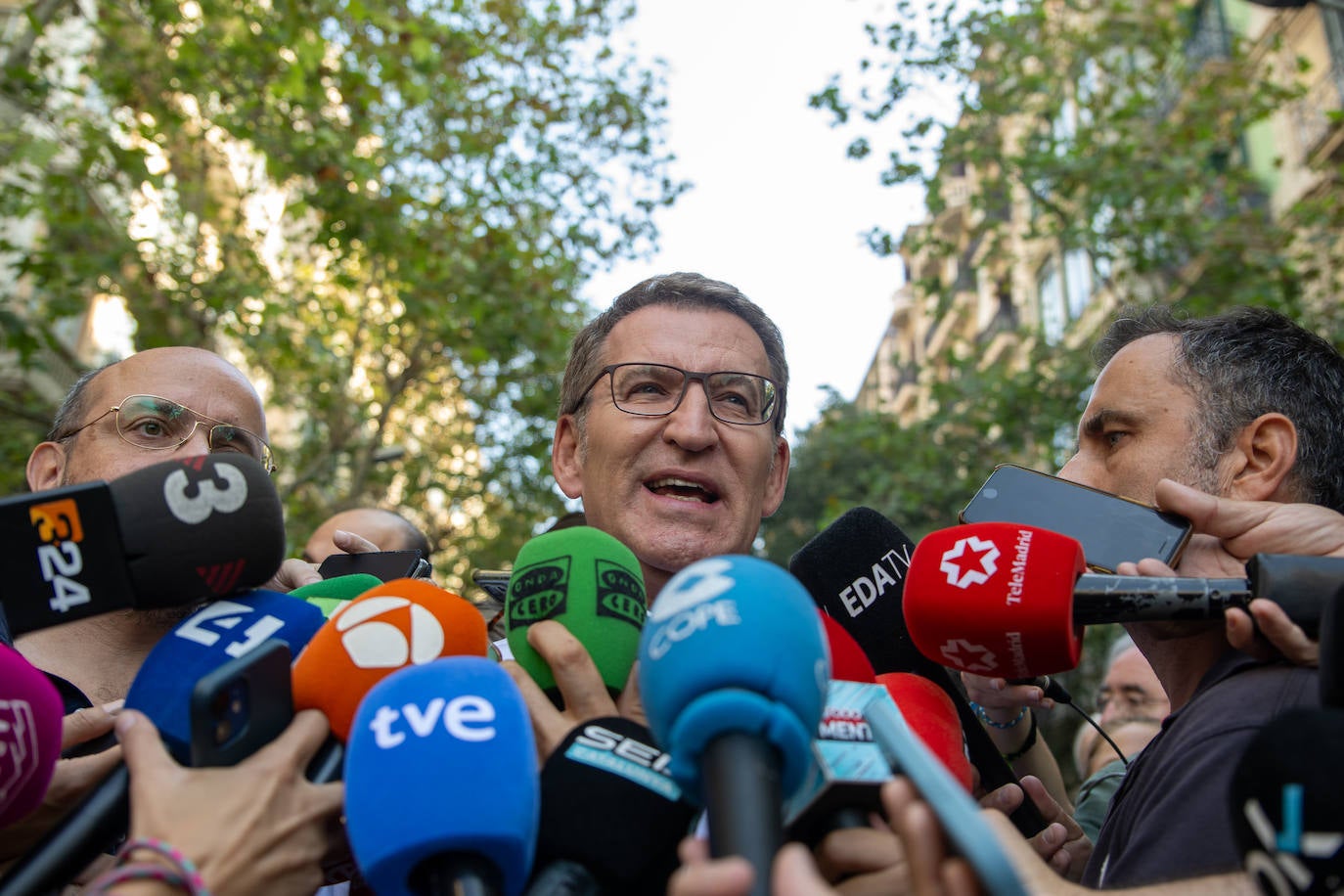 Los ingeniosos mensajes de la pancartas de la manifestación contra la amnistía en Barcelona