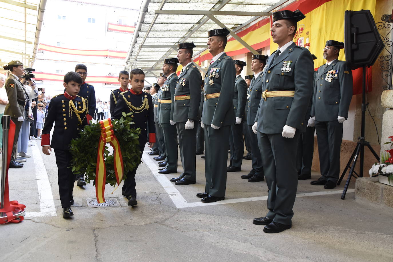 Ciudad Rodrigo grita «Viva el Rey, viva España, viva la Guardia Civil»