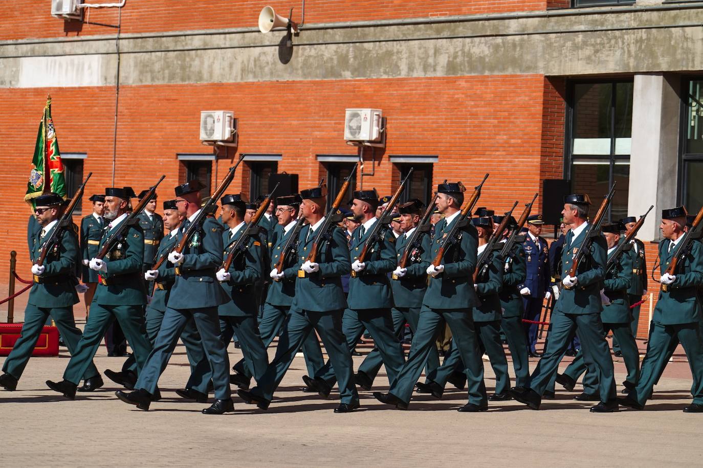 Las mejores imágenes de la celebración de la Guardia Civil en homenaje a la Virgen del Pilar