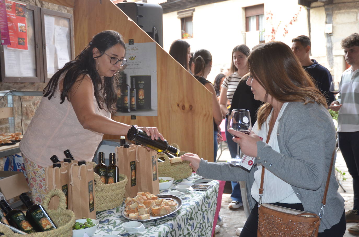 Sigue la oda al vino en San Martín del Castañar