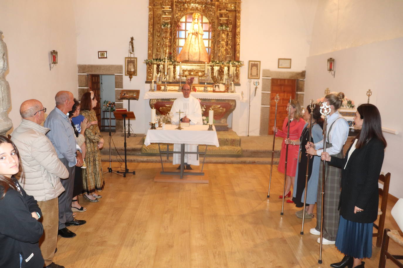 Relevo para la Virgen de Gracia Carrero en Gallegos de Solmirón