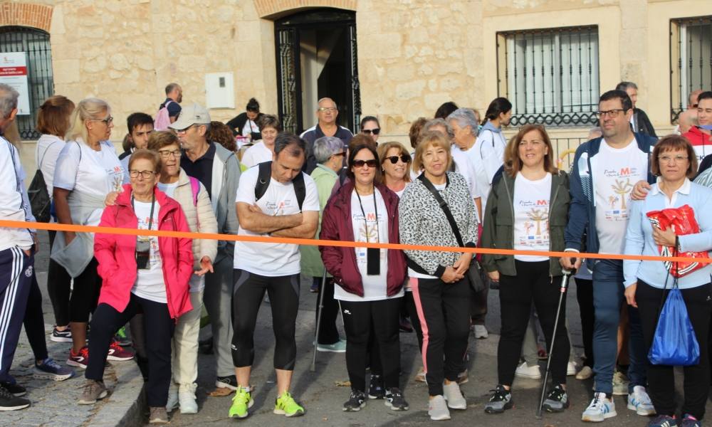 Pasos solidarios a favor de la lucha contra la esclerosis múltiple desde Villar de Gallimazo hasta Peñaranda