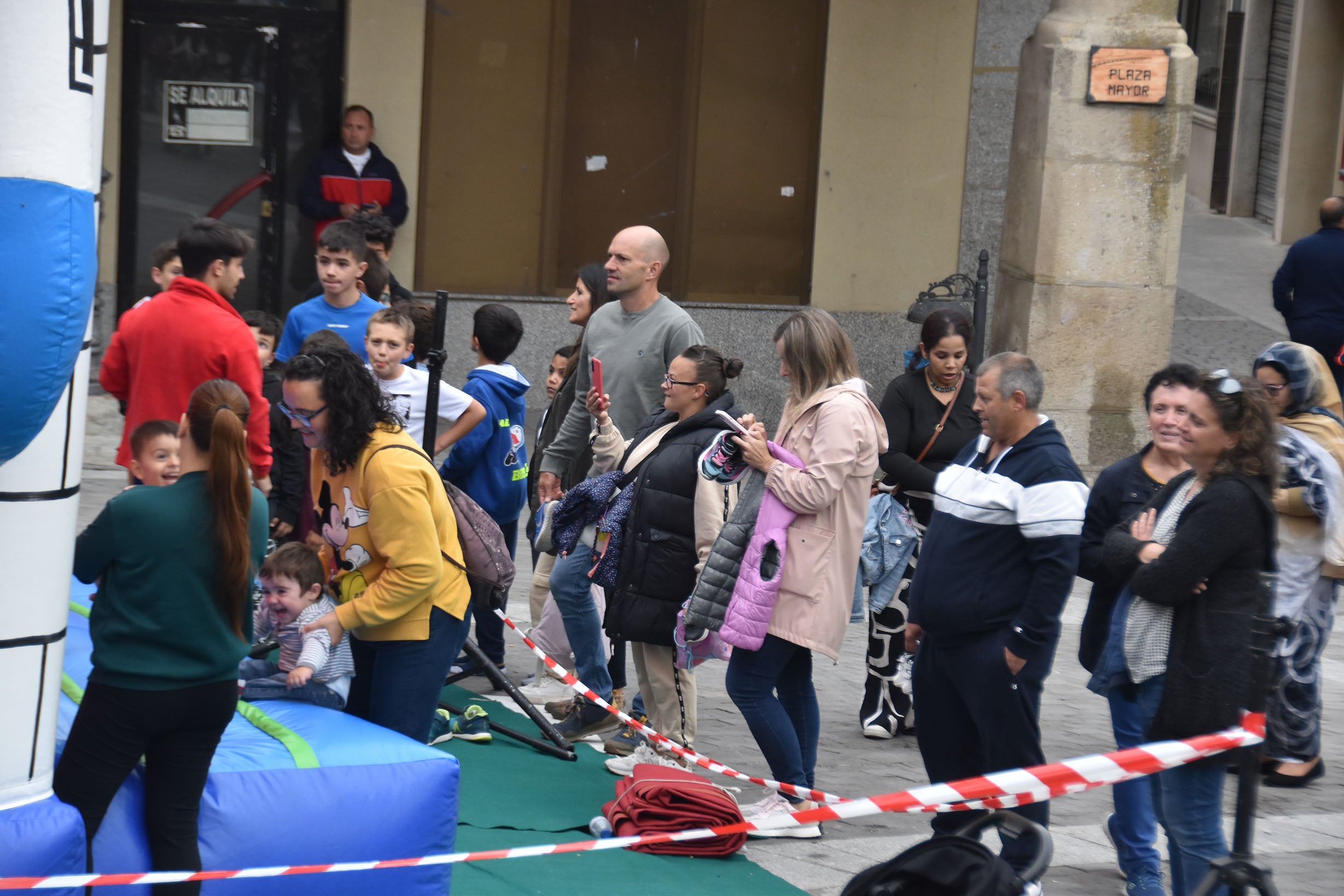 Los niños de Alba brillan en los playbacks