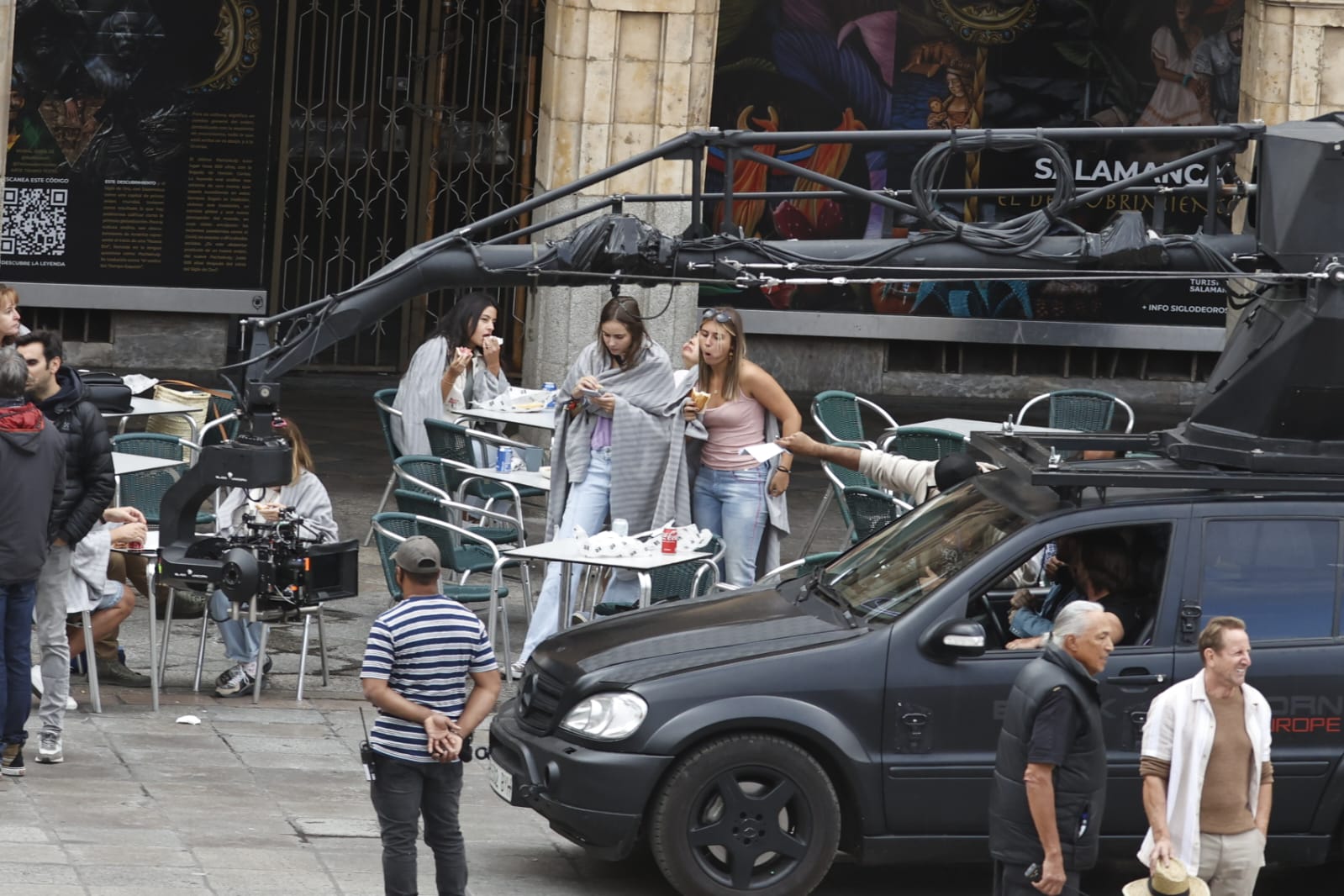 Las mejores imágenes de los actores del segundo día de rodaje de la película de Bollywood