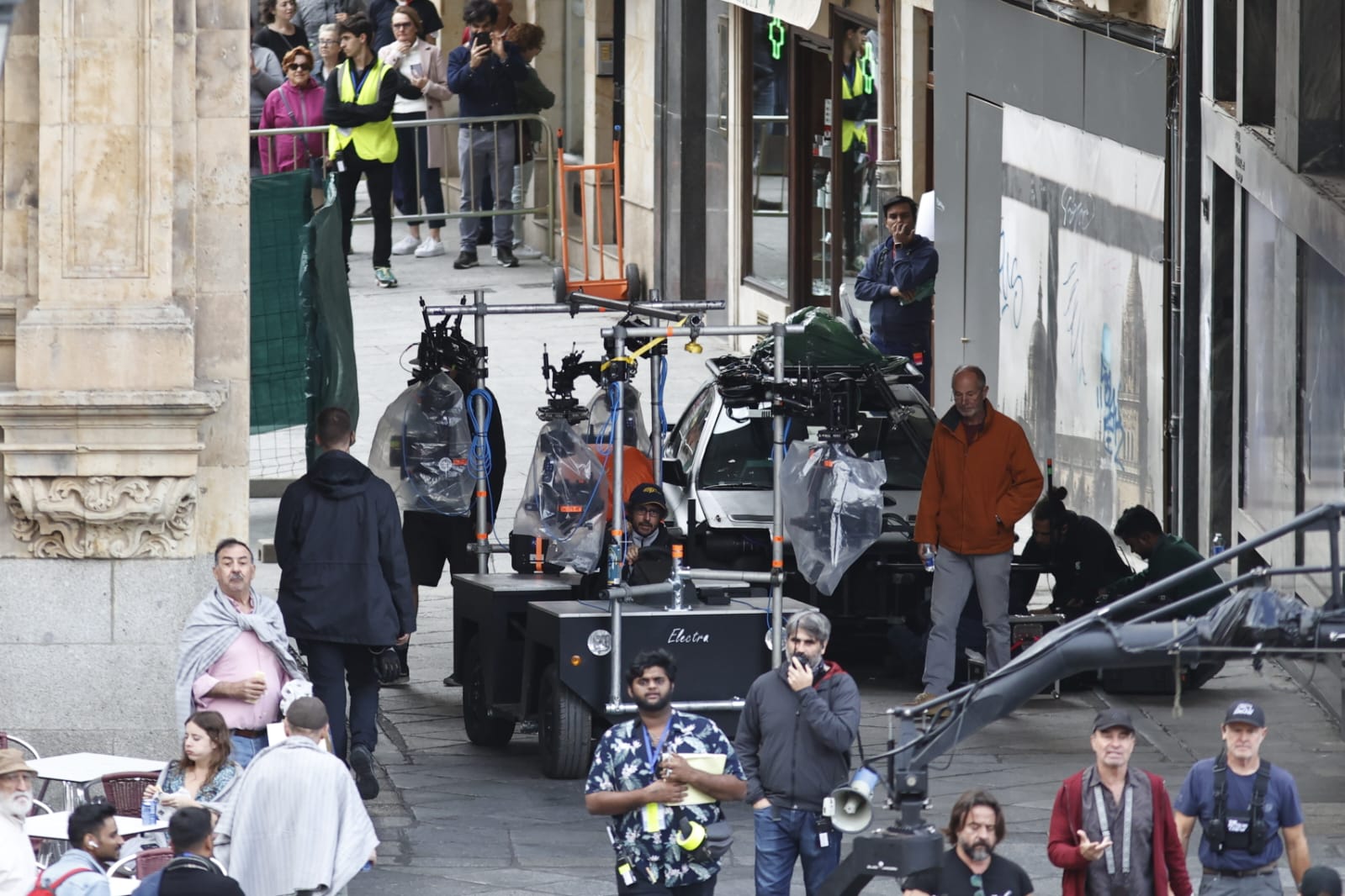 Las mejores imágenes de los actores del segundo día de rodaje de la película de Bollywood