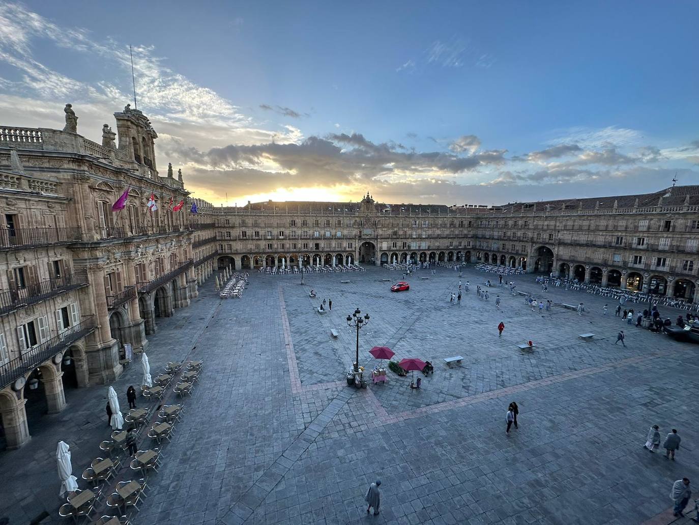 Imagen secundaria 2 - Las primeras imágenes del segundo día de rodaje de la película de Bollywood