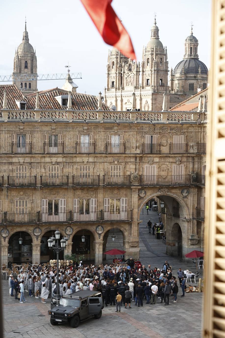 Las mejores imágenes de los actores del segundo día de rodaje de la película de Bollywood