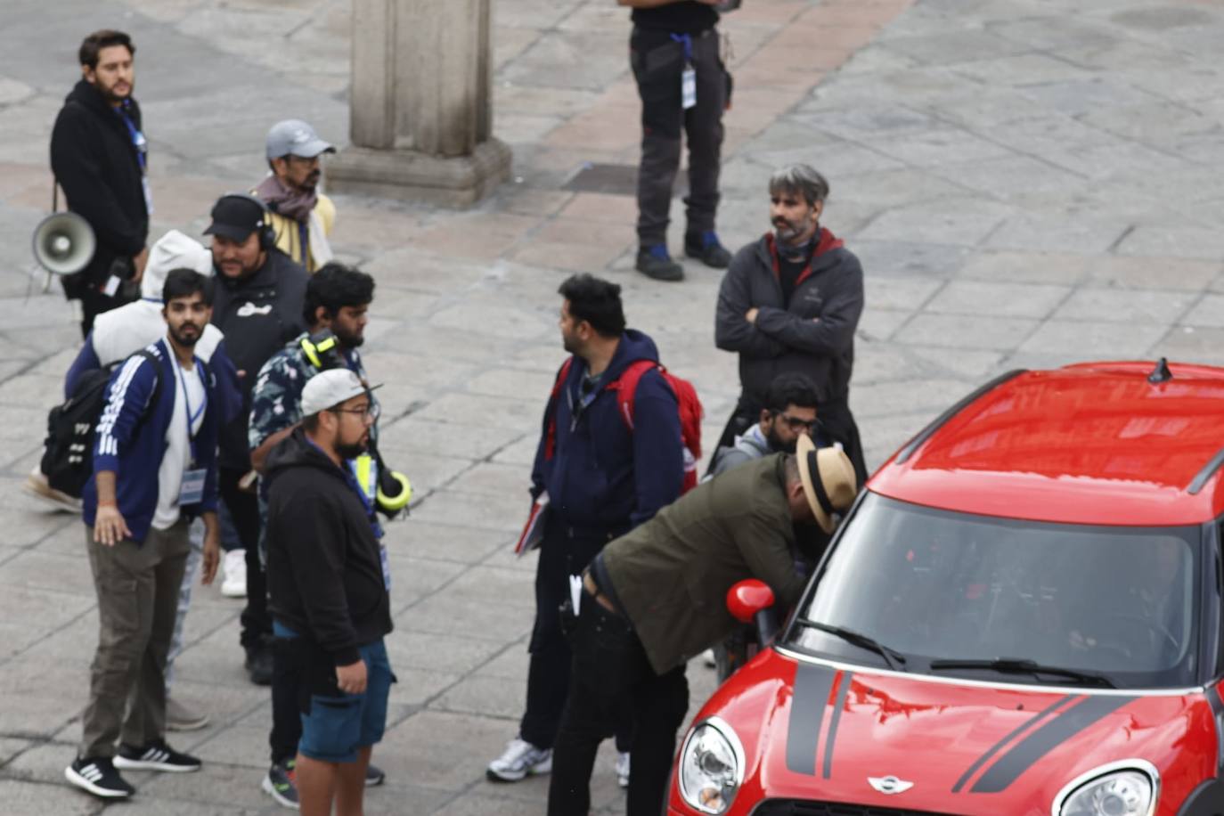 Las mejores imágenes de los actores del segundo día de rodaje de la película de Bollywood