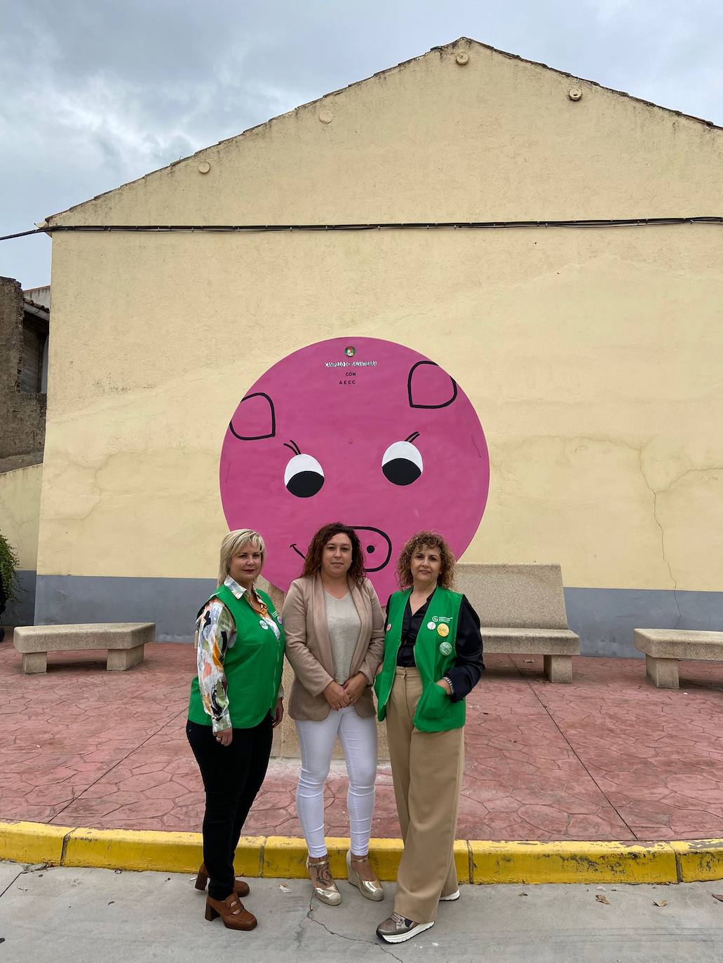 El rosa se extiende por la comarca de Guijuelo en la lucha contra el cáncer