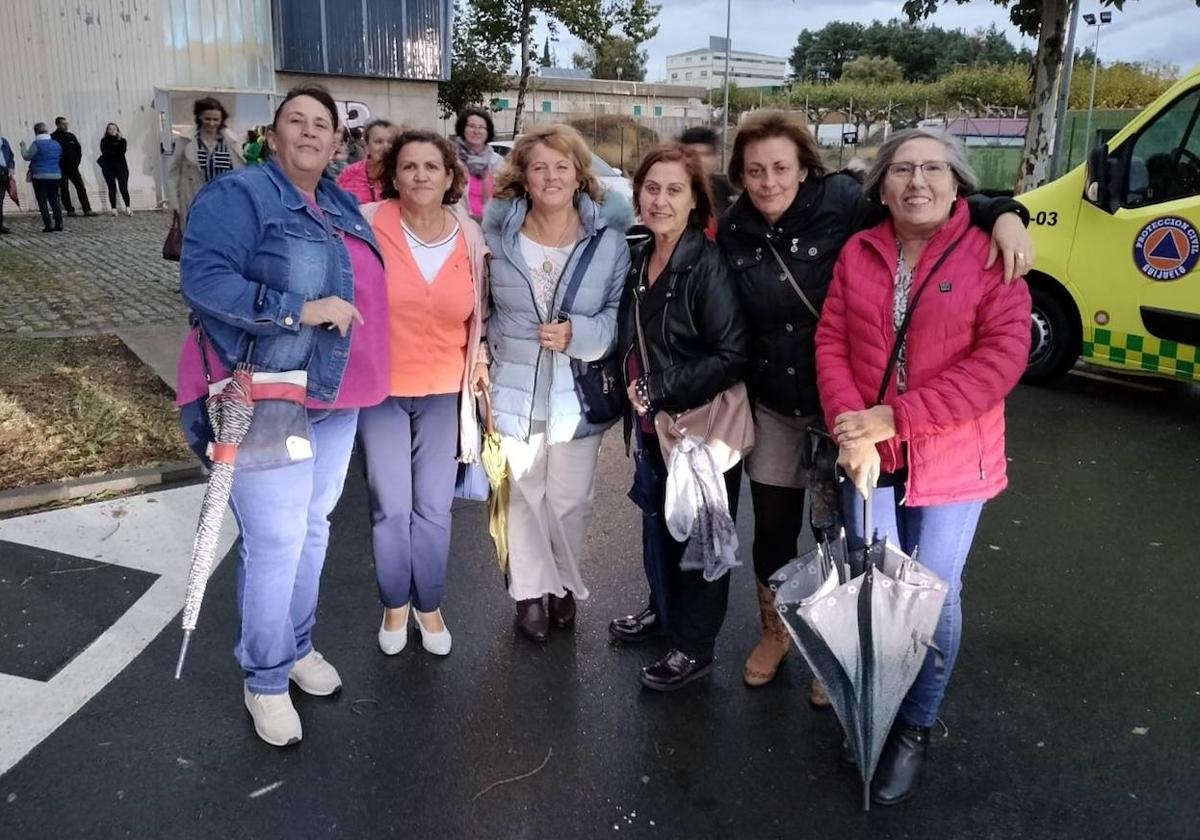 Nieves García (2ª izq.) lleva siete legislaturas en el Ayuntamiento de Sorihuela.