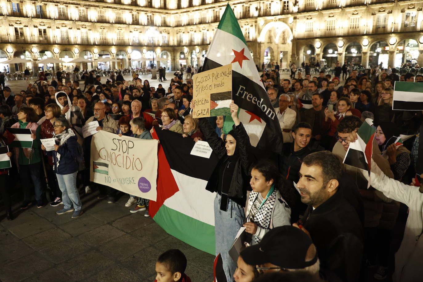 Así ha sido la manifestación a favor de Palestina en la Plaza Mayor