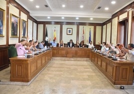 Imagen de una votación en un pleno del Ayuntamiento en Béjar.