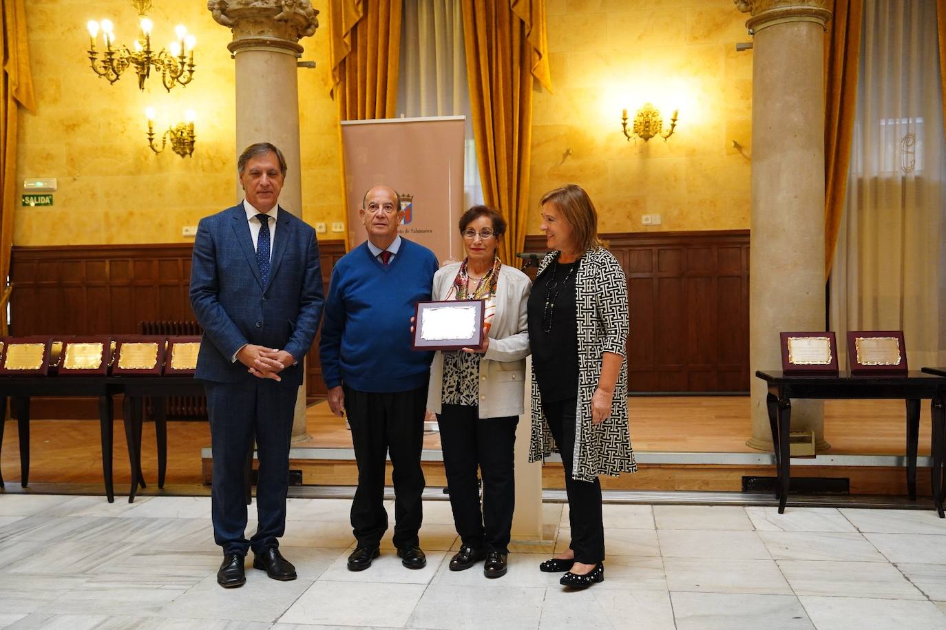 Estas son las mejores imágenes del homenaje a 43 matrimonios de Salamanca que celebran sus Bodas de Oro