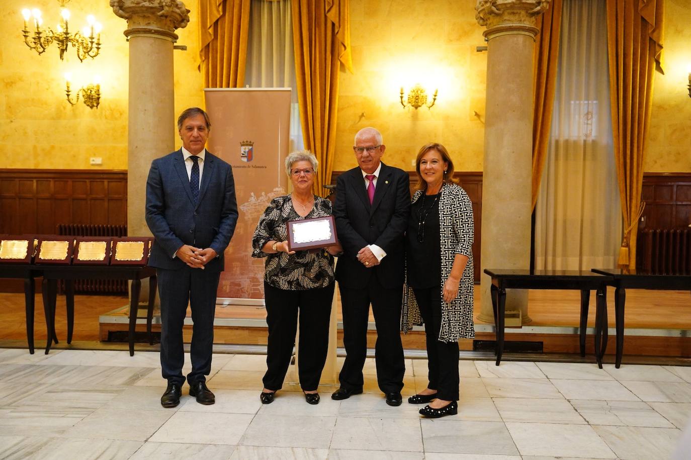 Estas son las mejores imágenes del homenaje a 43 matrimonios de Salamanca que celebran sus Bodas de Oro