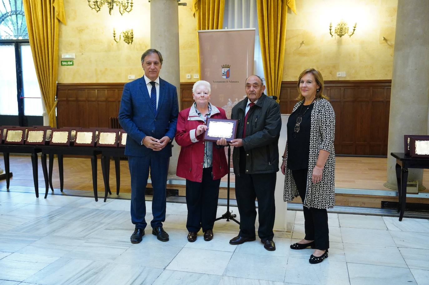 Estas son las mejores imágenes del homenaje a 43 matrimonios de Salamanca que celebran sus Bodas de Oro