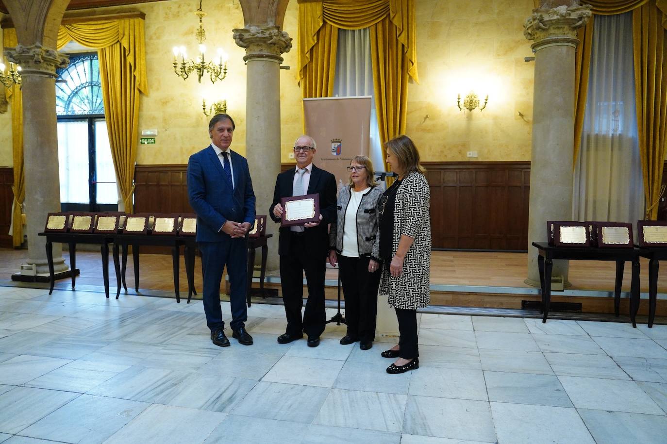 Estas son las mejores imágenes del homenaje a 43 matrimonios de Salamanca que celebran sus Bodas de Oro