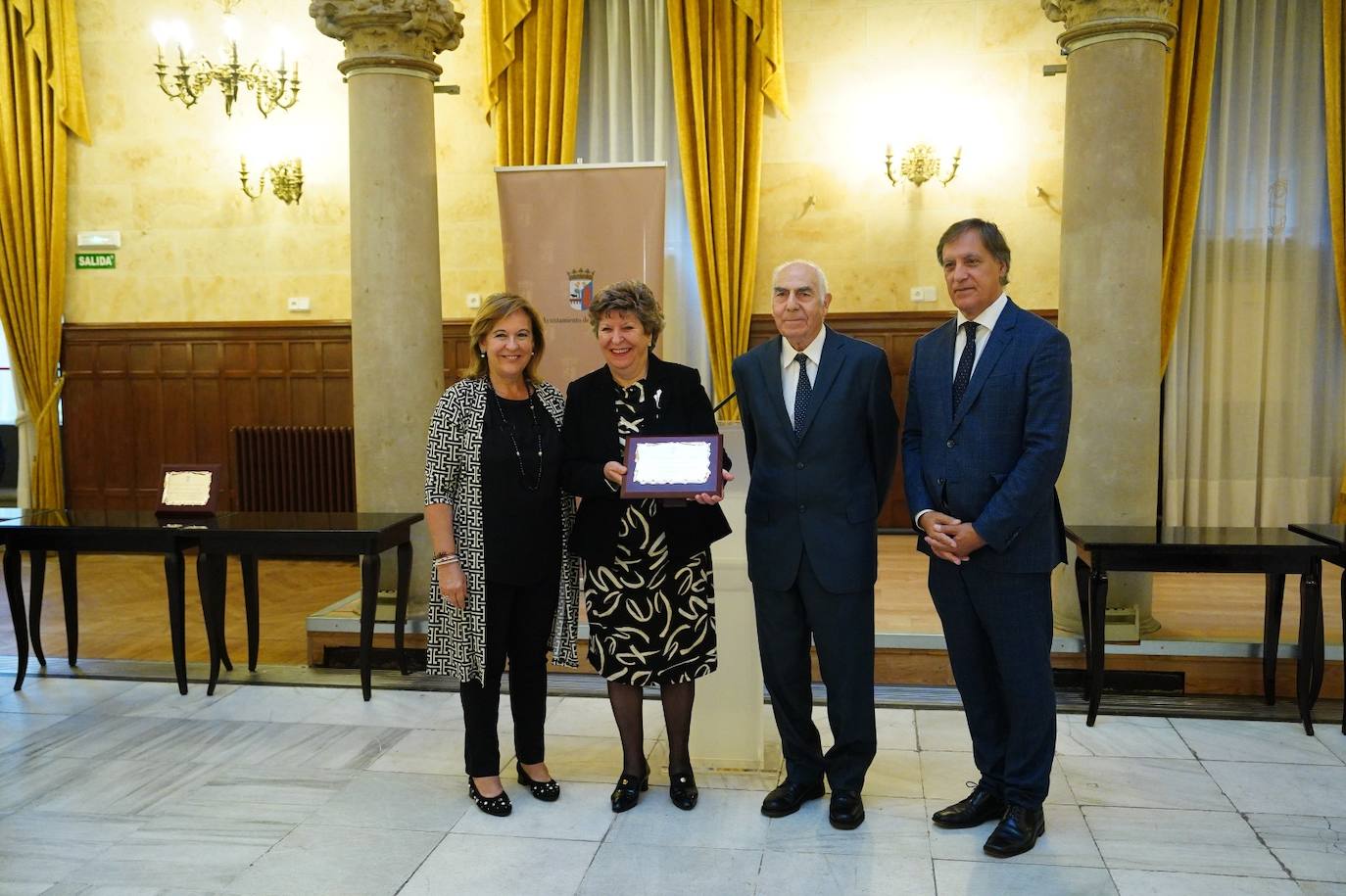 Estas son las mejores imágenes del homenaje a 43 matrimonios de Salamanca que celebran sus Bodas de Oro