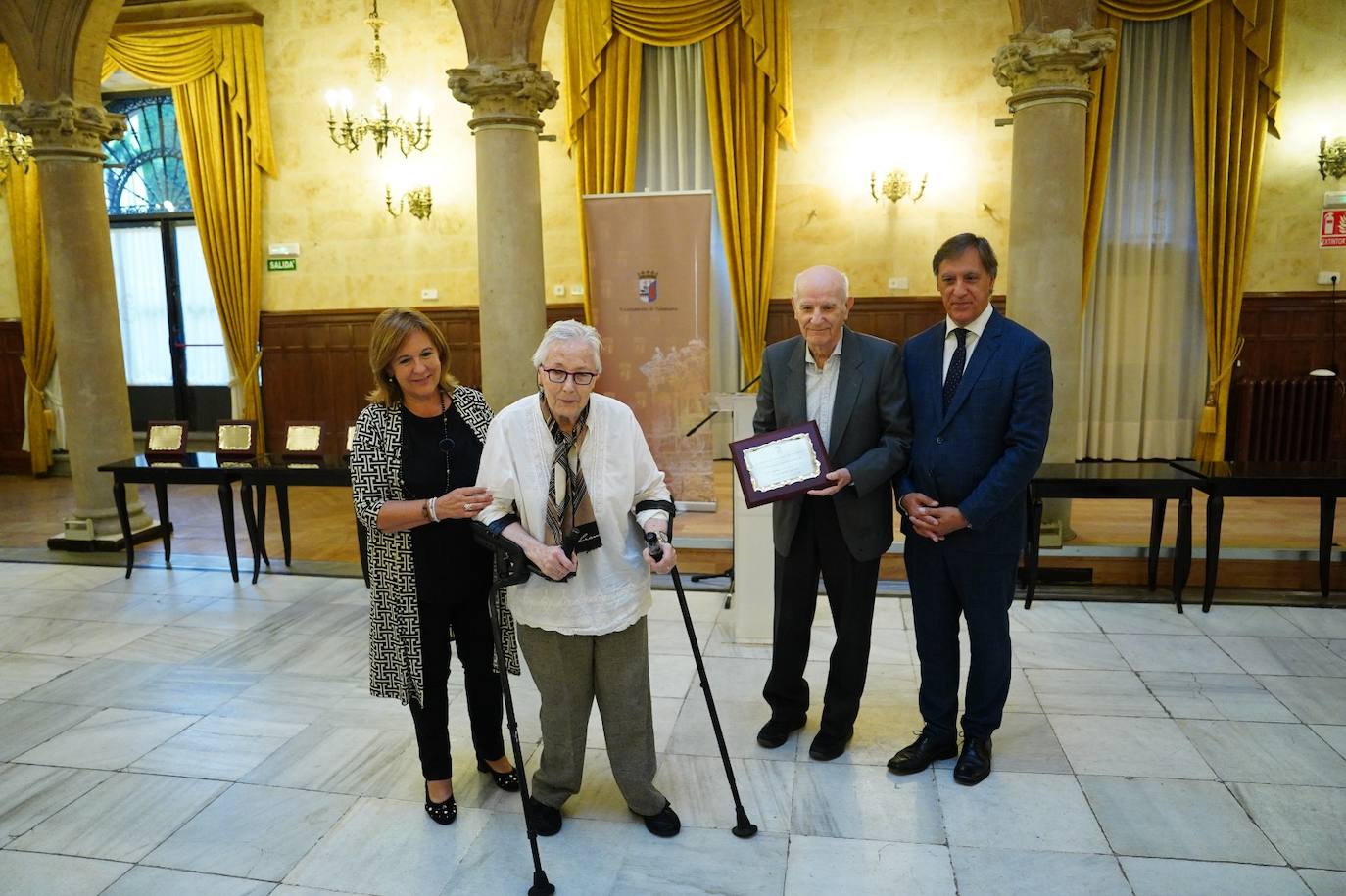 Estas son las mejores imágenes del homenaje a 43 matrimonios de Salamanca que celebran sus Bodas de Oro