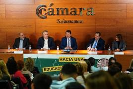 El presidente de la Junta de Castilla y León, Alfonso Fernández Mañueco, en la segunda jornada del think tank 'Hacia una educación equitativa'.