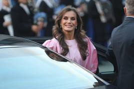 La Reina Letizia llega al XXXI Concierto Premios Princesa de Asturias en el Auditorio Palacio de Congresos «Príncipe Felipe»