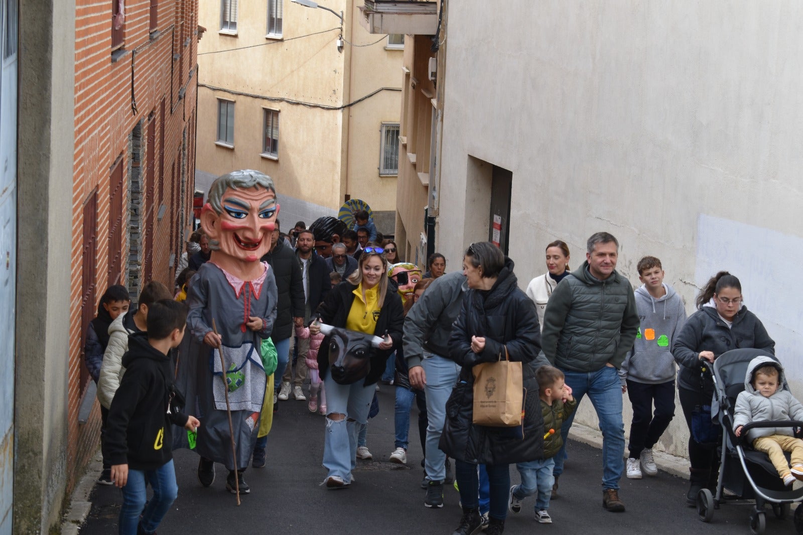 Alba de Tormes afronta la recta final de sus fiestas al ritmo de las peñas