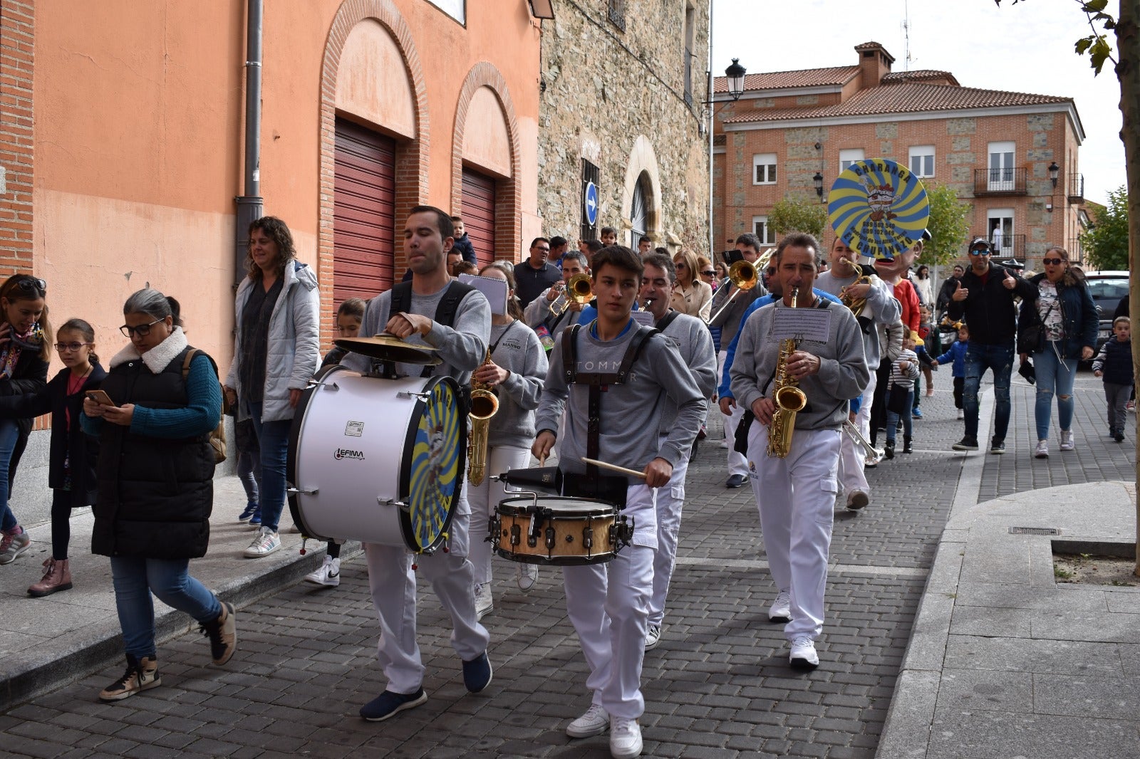 Alba de Tormes afronta la recta final de sus fiestas al ritmo de las peñas