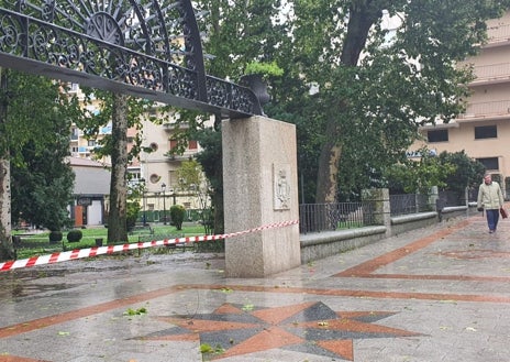 Imagen secundaria 1 - Béjar cierra sus parques debido al temporal de viento y lluvia