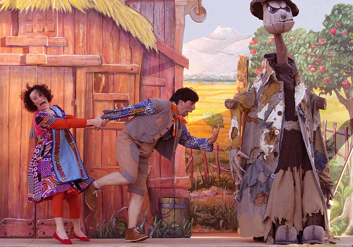 Puesta en escena de 'El espantapájaros fantasma' de Mutis Teatro.