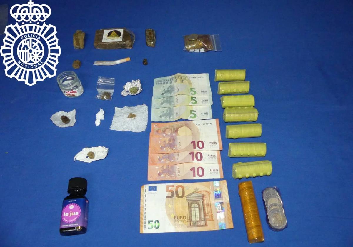 Dinero y material incautado por la Policía Nacional