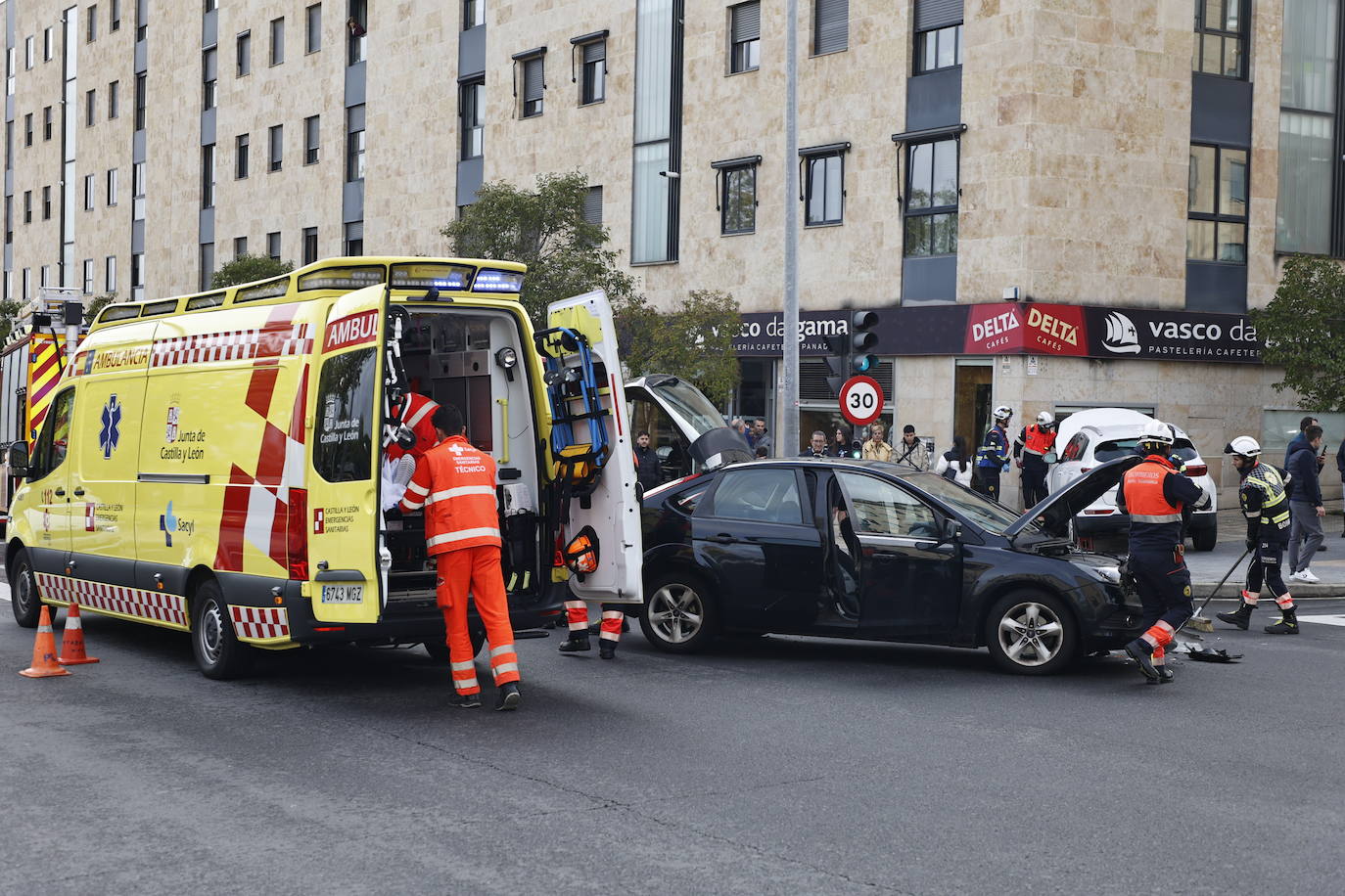 Así fue el aparatoso accidente que colapsó el barrio de Capuchinos