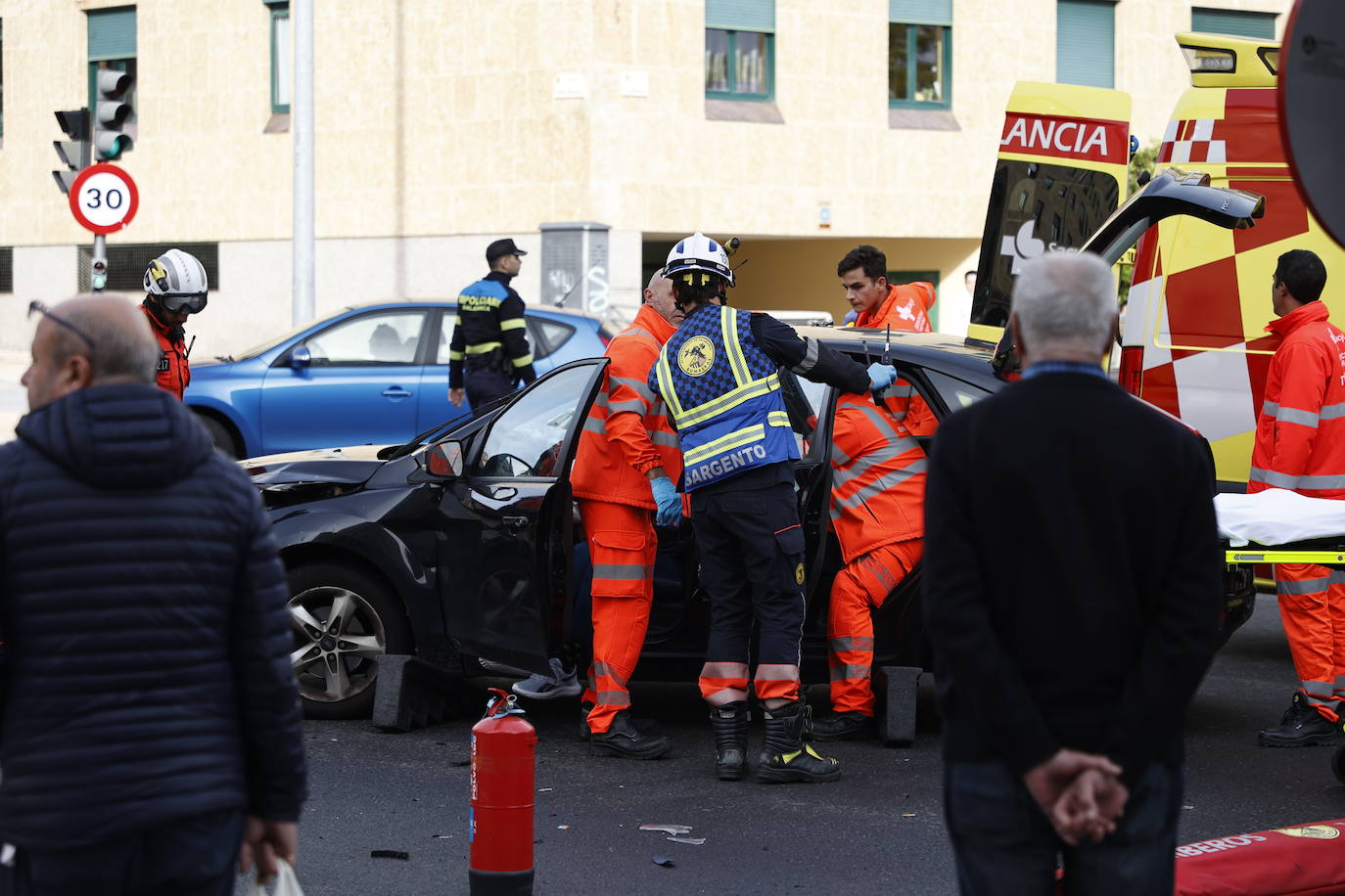 Así fue el aparatoso accidente que colapsó el barrio de Capuchinos