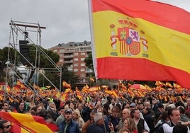 Más de 100.000 personas protestan contra la amnistía en Colón: "¡Sánchez traidor!"